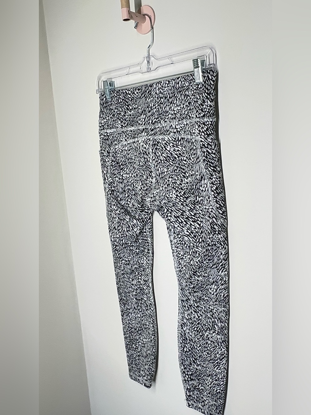 Athleta Ultimate Stash II Textured 7/8 Leggings Tailwind Black White M - Picture 10 of 13